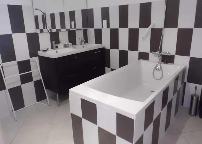 Chez Gwen Et Flo Frühstückspension Cholet